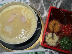 -禄婶鸡煲·打边炉