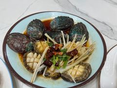 油泼鲍鱼-天伦海鲜·老味道·青岛菜(栈桥天主教堂店)