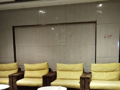 -潮漫酒店(北京通州环球度假区临河里地铁站店)