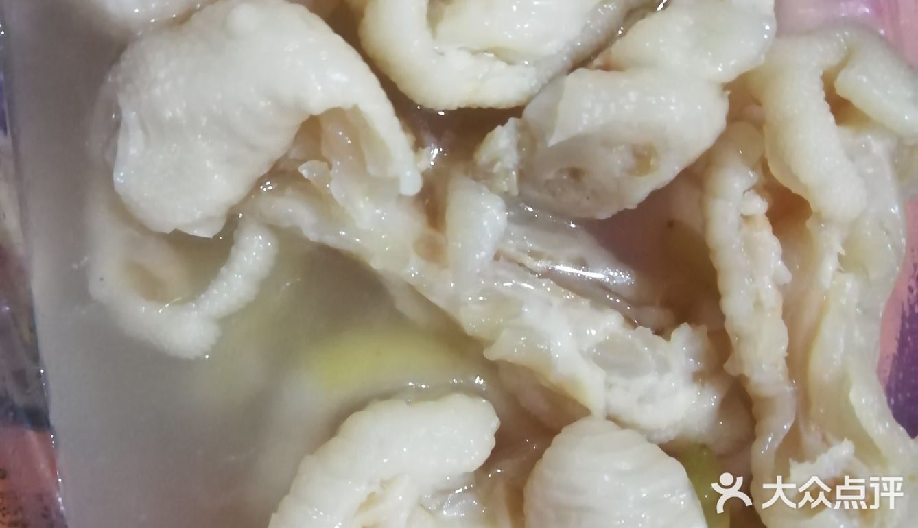 放在锅里尽情的煮，到最后爪子入味好吃，带着点辣