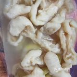 放在锅里尽情的煮，到最后爪子入味好吃，带着点辣