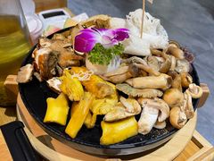 -一朵菌·野生菌探索家火锅(南亚店)