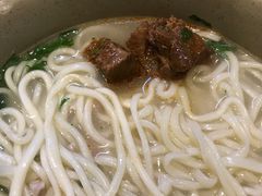 -亮亮面馆(经六路店)