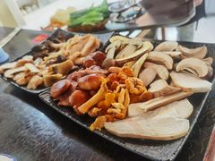 -蘑统田下·野生菌火锅