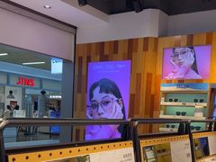 -LOOK眼镜·蔡司依视路配镜(宝山万达店)