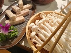 -烹然四季椰子鸡火锅(姚家园万象汇店)