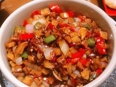 传统黑三剁配薄饼-雀舞云南菜(天津天河城购物中心店)