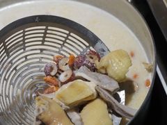 -尚尚仙·酸汤猪手·猪肚鸡火锅(华联万柳购物中心店)