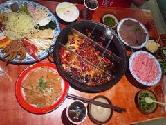 -周小明火锅(黑金冠社区店)