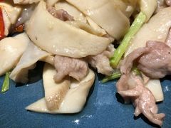 杏鲍菇竹耳爽肉片-十三式重庆江湖菜(金茂览秀城店)