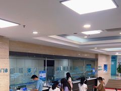 -上海大学附属上海和平眼科医院