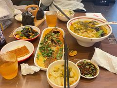 -顺溜·手工刀削面·黑金店(铜锣湾店)