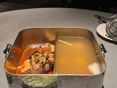 -左庭右院鲜牛肉火锅黑金店(陆家嘴中心店)