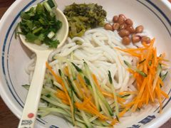 -鑫花溪牛肉米粉(东环大润发店)