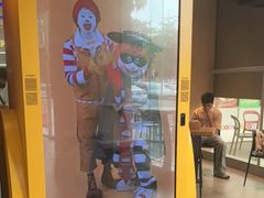 -麦当劳(中二横路店)