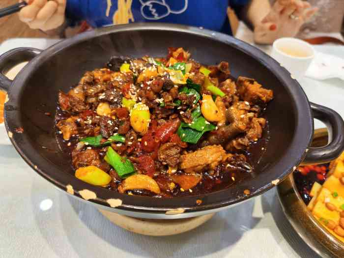 贵人相厨(和平西桥店)-"很一般很一般很一般,香干用炸过鱼的油做的.