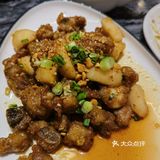 二楼自助点餐，饭菜都是不错的，价格也比较合理