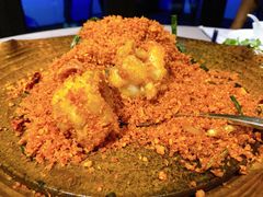 金沙辣炒九节明虾球-三利音·东方司宴(外滩店)