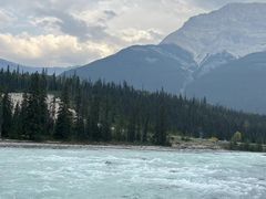 -阿萨巴斯卡瀑布观景点