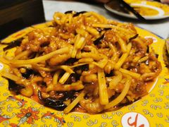 鱼香肉丝-天外天烤鸭店(八角店)