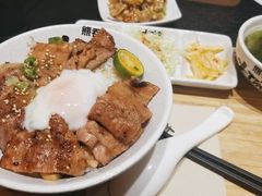 日出千层五花-熊吞·大碗丼烧肉饭(西市场嘉华店)