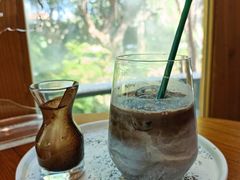 -Chom Cafe and Restaurant