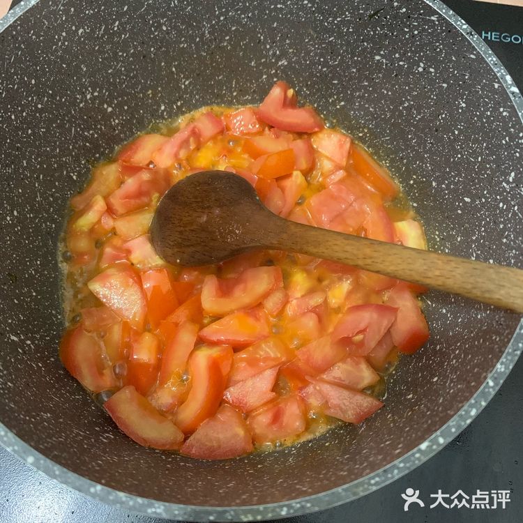 酸酸甜甜的番茄虾仁红烧牛肉面