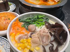 土鸡汤捞米线-云海肴云南菜·蒸汽石锅鱼(青岛万象城店)
