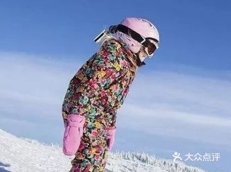 勇敢的小朋友,滑雪起来超认真!