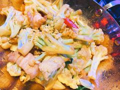 -钳真多钓虾馆·小龙虾海鲜烧烤(九六广场店)