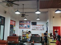 大堂-泰哥经典云吞(望牛墩店)