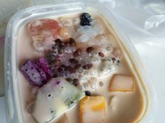 -爱果果粒方水果捞茶饮店