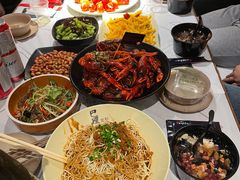 -巴厘龙虾·榜首油焖大虾(音乐学院·沿江酒馆店)