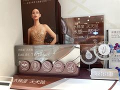 -LensCrafters亮视点·OAKLEY精选(静安嘉里中心店)