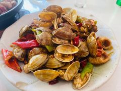 尖椒肥肠炒蚬子-小郭私房菜·海肠捞饭店(学士街店)