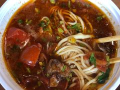 -亮亮面馆(经六路店)