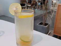 -露露家咖啡店
