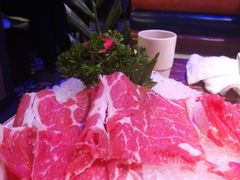 雪花霜降牛肉-咕嘟草帽鱼·牛奶一样的鲜鱼汤(包河万达广场创始店)