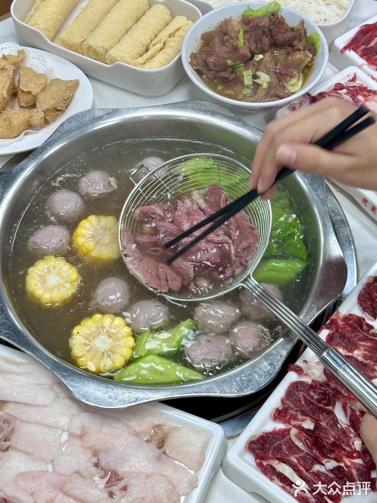 牛肉火锅9⃣️汕头的！汕头的！啊啊啊这一大盘手打牛肉丸🥹