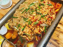 -宏兴烤鱼山庄(宣恩总店)