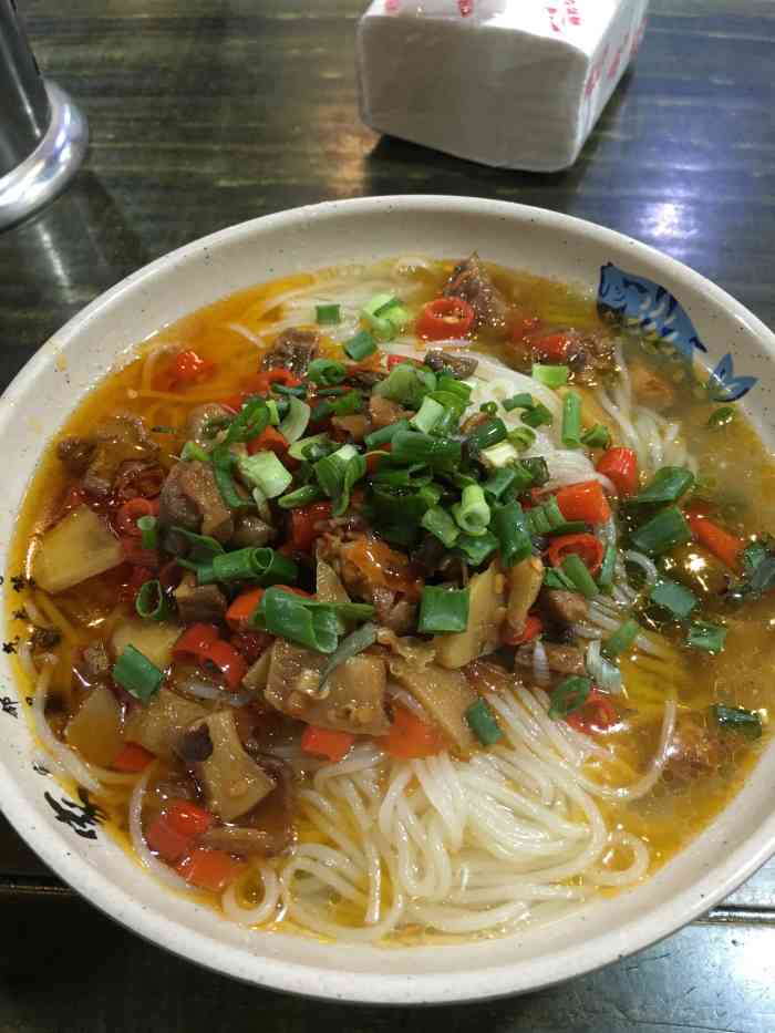 姜鸭面热酒馆-"就打包了灯影牛肉,一边和朋友聊天一边看追.