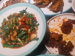 -鸽子侯·家宴·平价海鲜(市图书馆店)