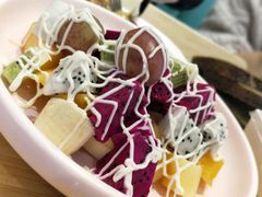 培根黑蒜风味芝士烤土豆，俄罗斯大串，水果沙拉-库滋明·俄罗斯特色美食(中央大街店)