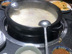 -大匠工房古船木艺术餐厅·猪肚鸡专门店(长白仙岛店)
