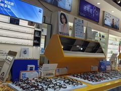 -诺柯视眼镜-蔡司依视路官方工厂店(淞南一店)