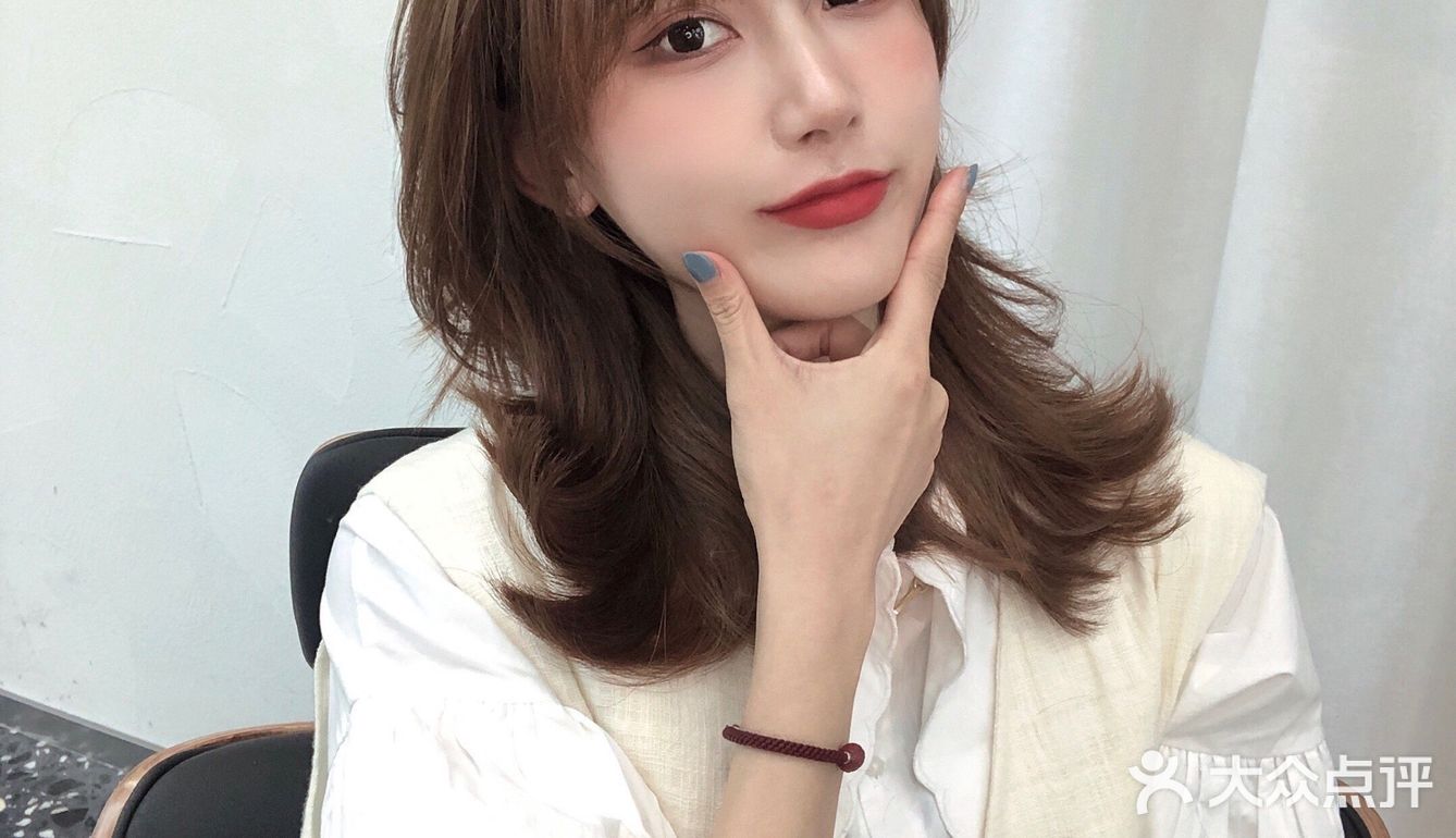 帮表妹从新设计的发型发色