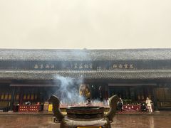 -峨眉山报国寺
