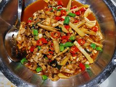 -龙巢盱眙龙虾·牛蛙·烧烤宵夜(八卦岭店)