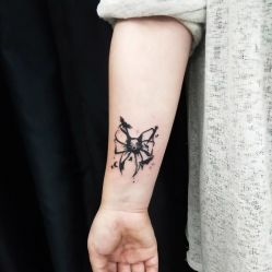 -冰岛刺青·手工耳饰品售卖·专业纹身