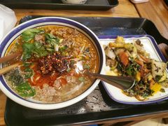 -云阿蛮云南生烫牛肉米线(奉贤路店)